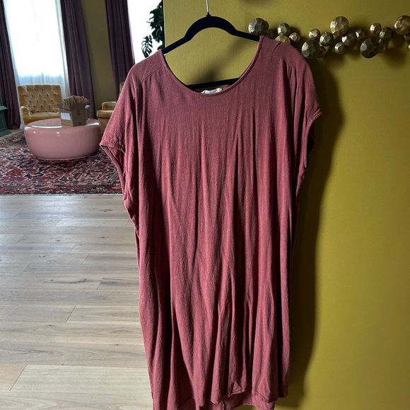 Oversized Coral Love In Dress - Picture 1 of 3